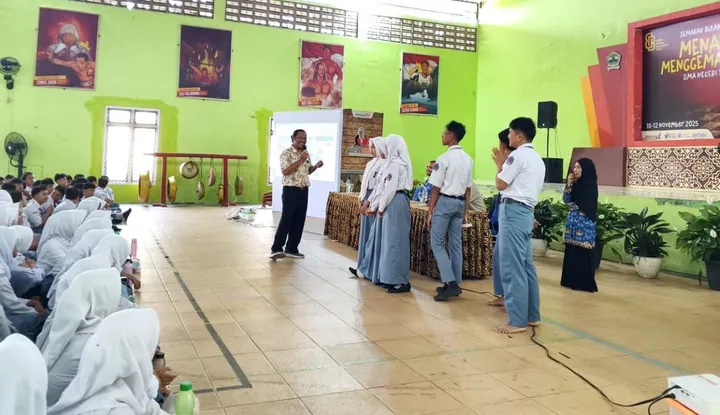 Siswa SMAN 1 Rembang Purbalingga Antusias Belajar Jadi Pengisi Suara Profesional